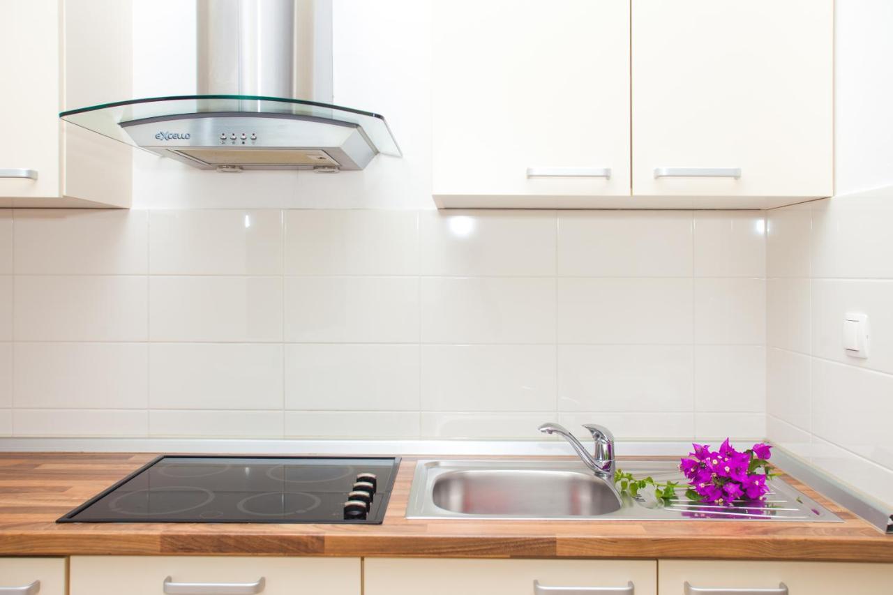 Alpeza Apartments Бол Екстер'єр фото