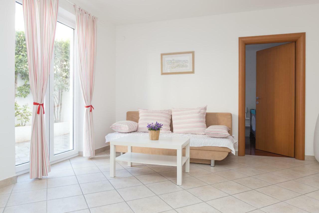 Alpeza Apartments Бол Екстер'єр фото